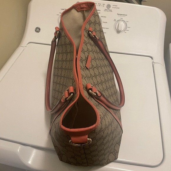 Gucci Gg Supreme Leather Trim Tote - Picture 10 of 15